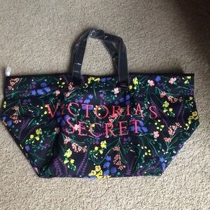 VICTORIA’S SECRET TOTE BAG
